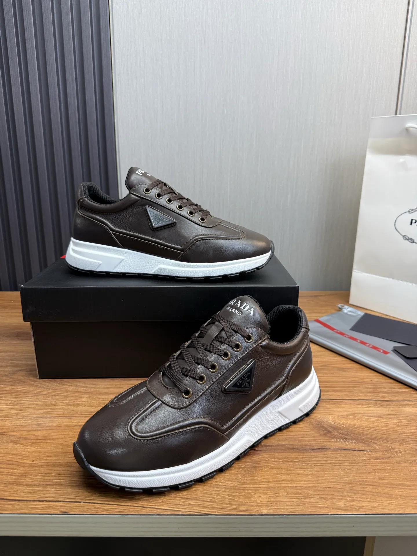 Factory price 640💰 [PRADA] Popular items in men's shoe counters, synchronized with the official website, 1 high-quality shipment ✔️Original cowhide + cowhide lining, 1🆚1 replica, original sole, 38-45 (45 customized, non-refundable)